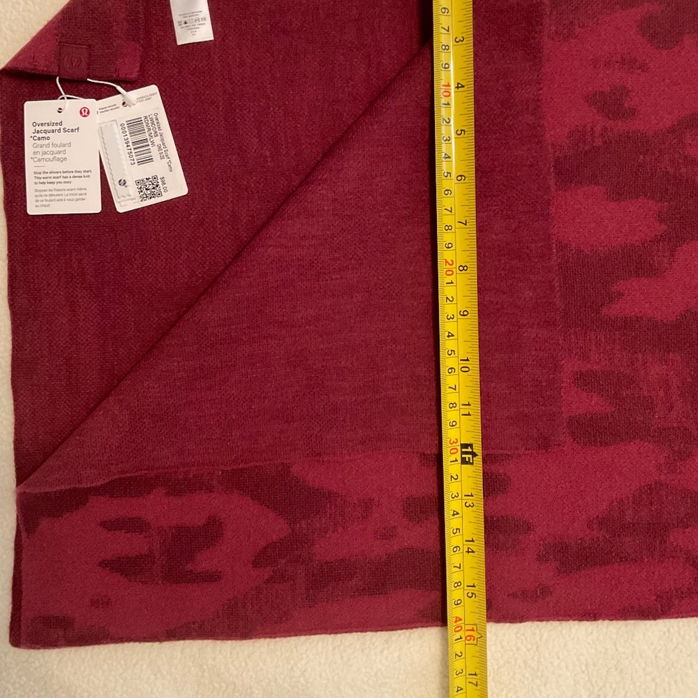 Lululemon Oversized Camo Jacquard Scarf 82x16 in new with tags - Picture 5 of 6